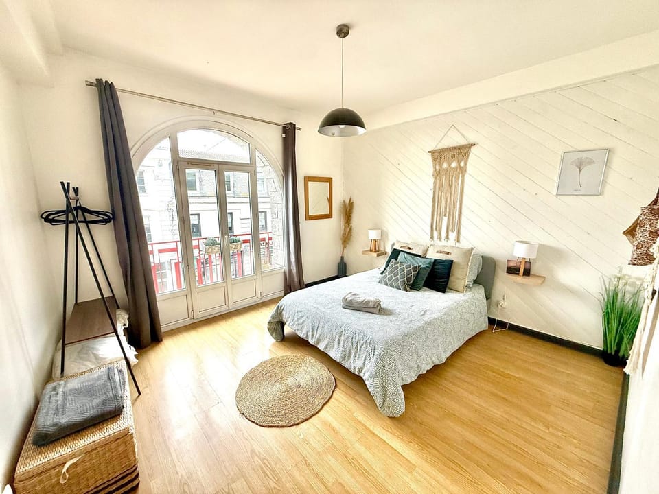 Le Cocon Briochin, grand appartement en plein centre de SaintBrieuc Apartment in Brittany