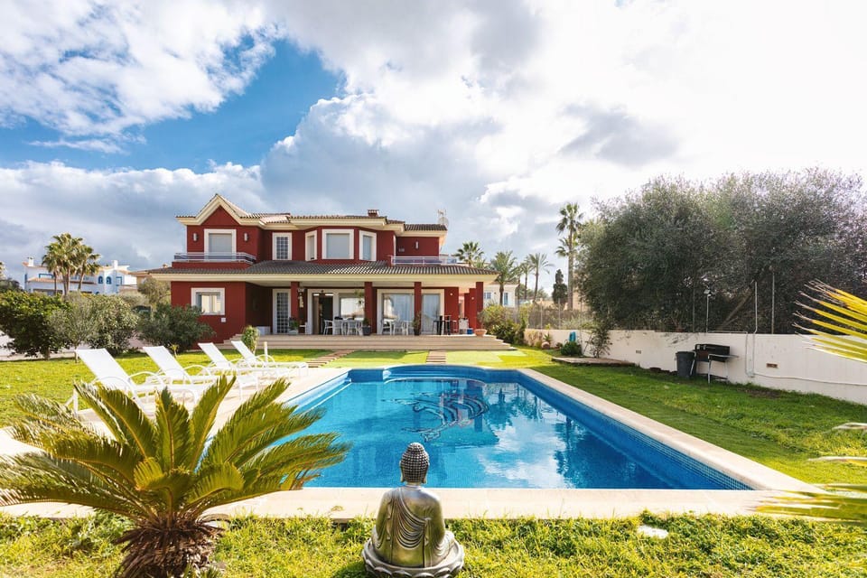 Property building, Garden, Garden view, Pool view, Swimming pool