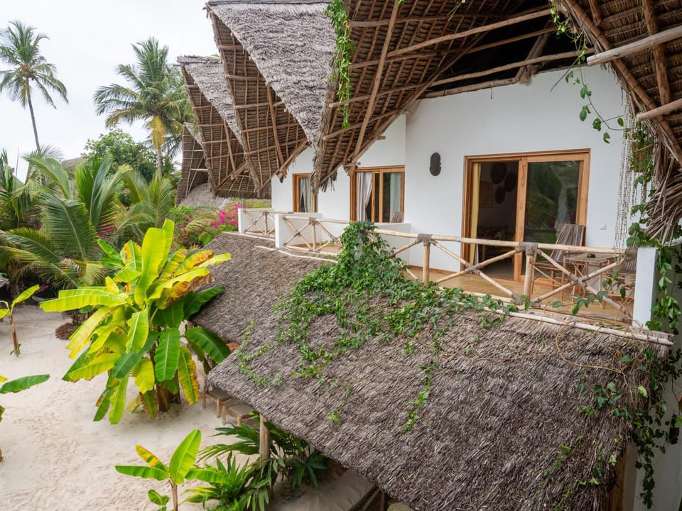 Property building, Balcony/Terrace, Balcony/Terrace, Garden view