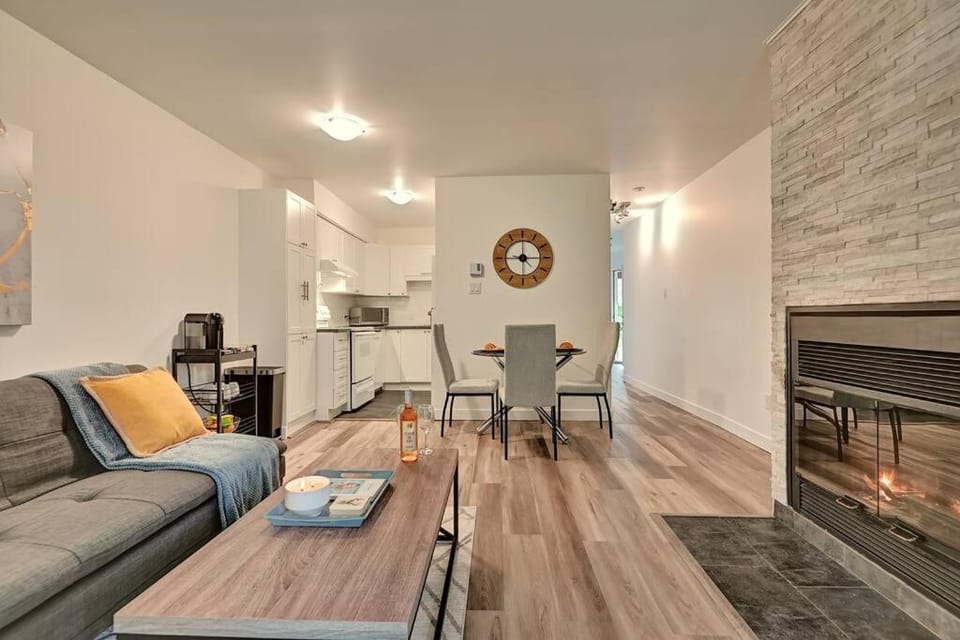 *Nouveauté* Foyer au bois, Plage, Montagne et + Apartment in Magog
