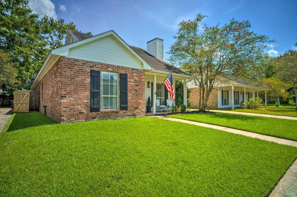 Baton Rouge Game Day House w/ Chic Yard Space House in Baton Rouge