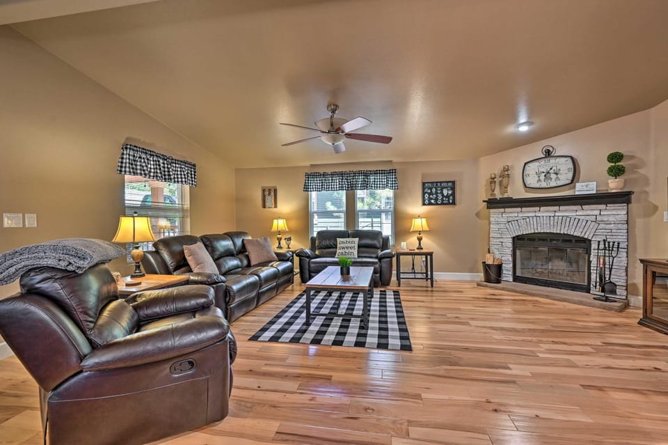 Near Hiking: Munds Park Cabin w/ Deck & Yard Cabin in Munds Park