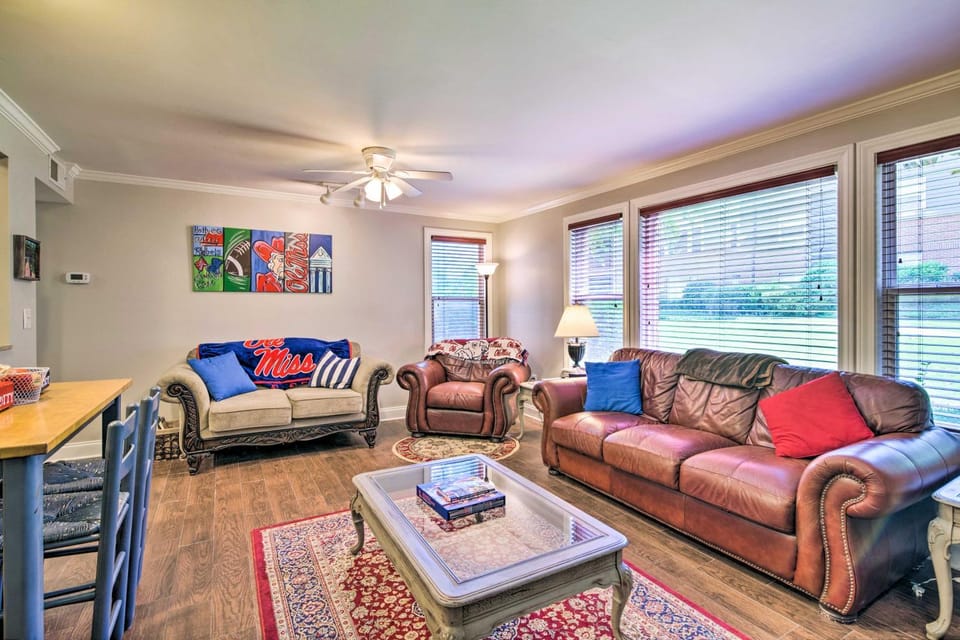Sip Happens: Oxford Condo 1 Mi to Ole Miss + Grove House in Oxford