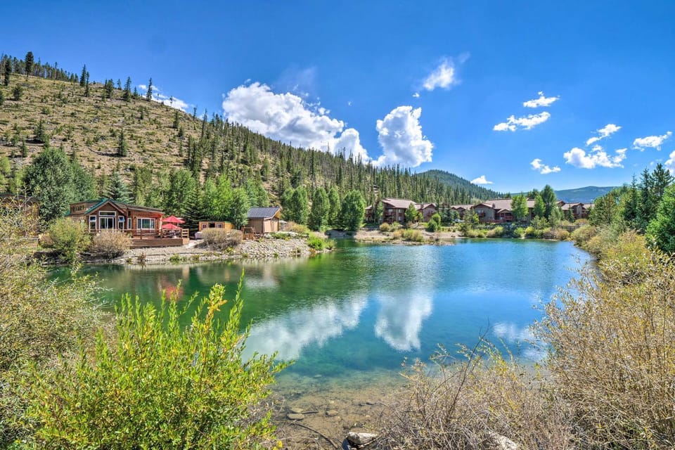 6 Mi to Ski Resort! Lakefront Breckenridge Cabin Cabin in Summit County