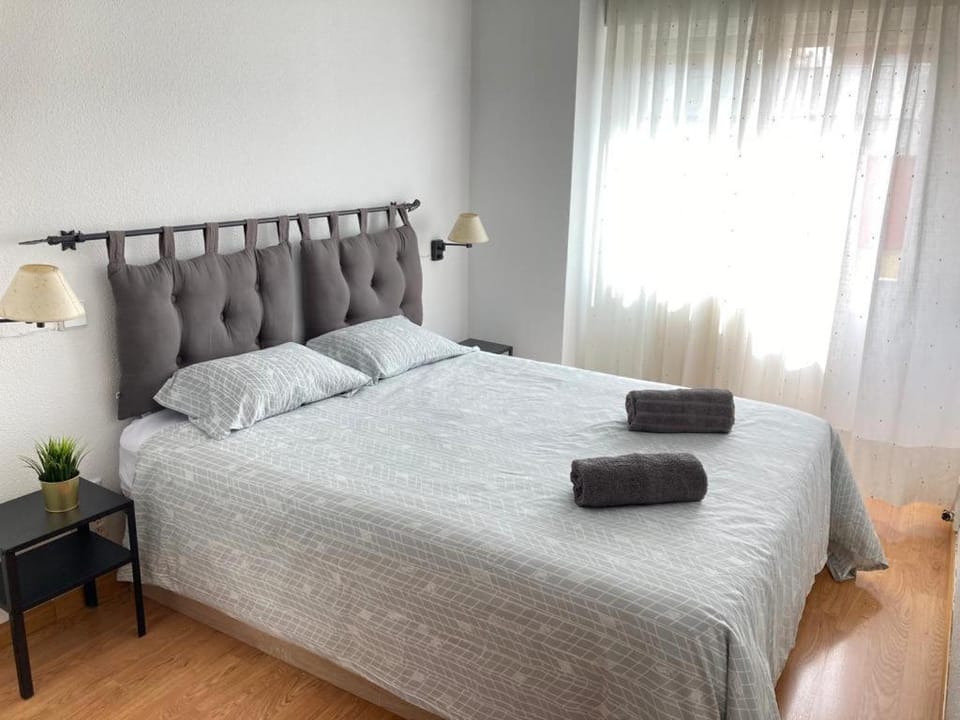 Apartamento grande, 2 dormitorios, garaje gratis Apartment in Madrid