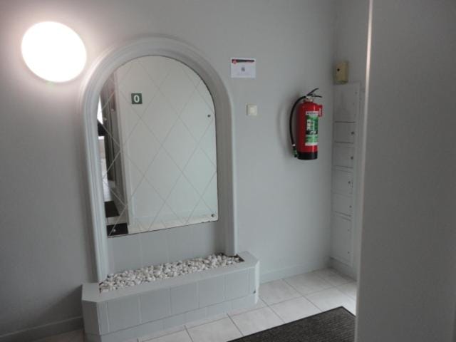 nabij station op begane grond in residentie jane - niet goed geld terug garantie - 10 min tot brugge - gratis fietsenstalling Apartment in Bruges