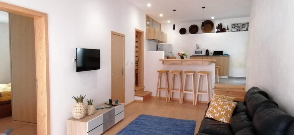 Kitchen or kitchenette, Living room