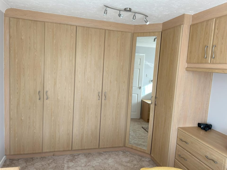 Bedroom, wardrobe
