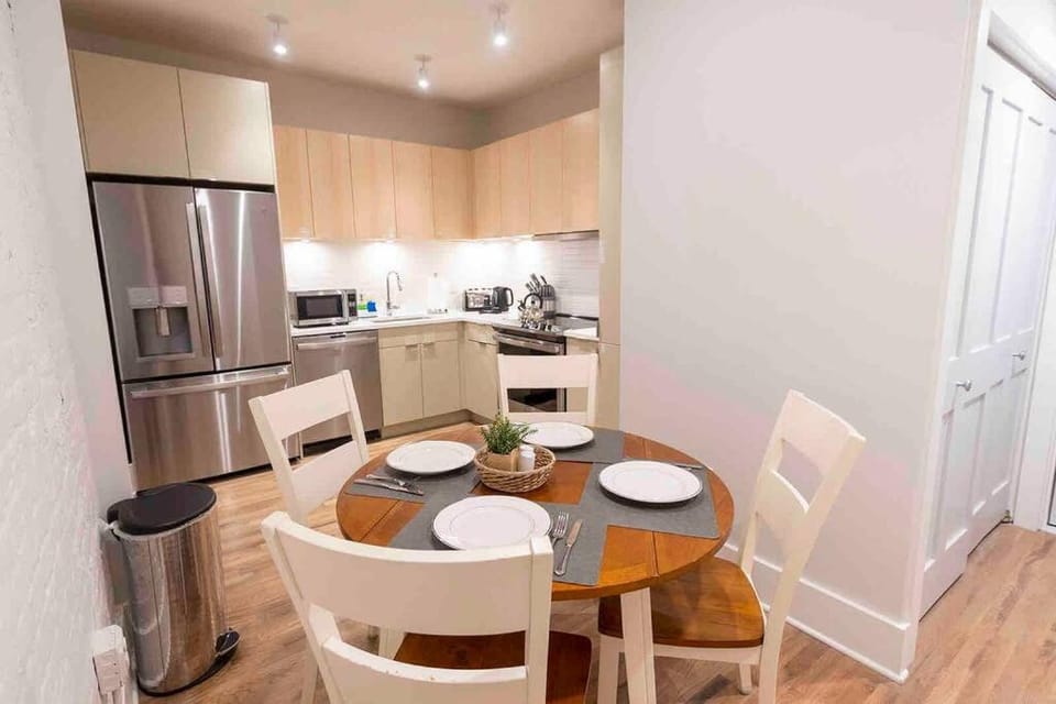 Kitchen or kitchenette, Dining area, Communal kitchen