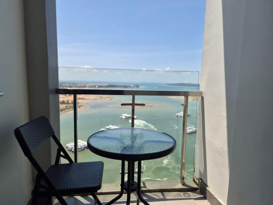 View (from property/room), Balcony/Terrace, Sea view