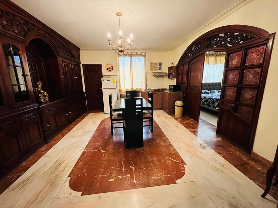 Mega Suite junto al San Marino Shopping Apartment in Guayaquil