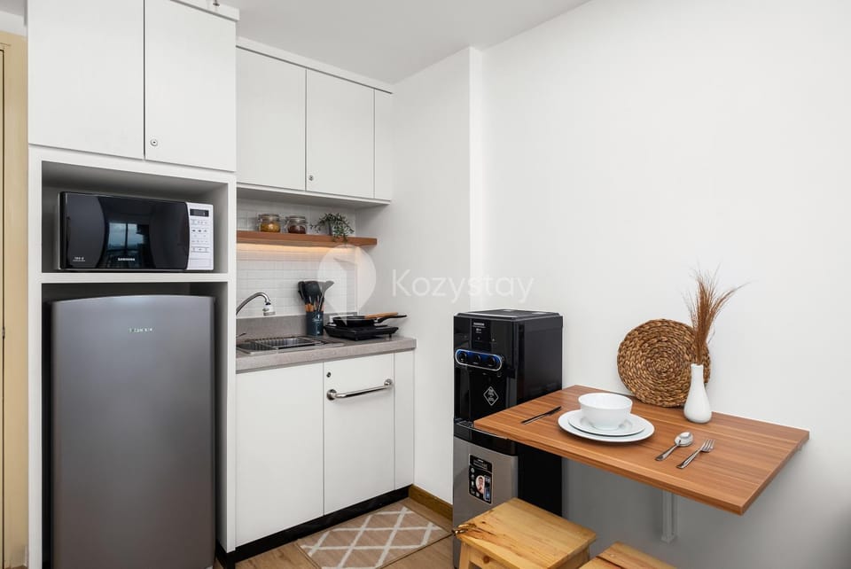 Kitchen or kitchenette, kitchen
