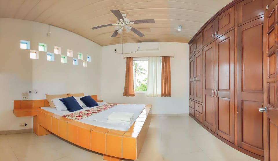 Bed, Bedroom, wardrobe, air conditioner