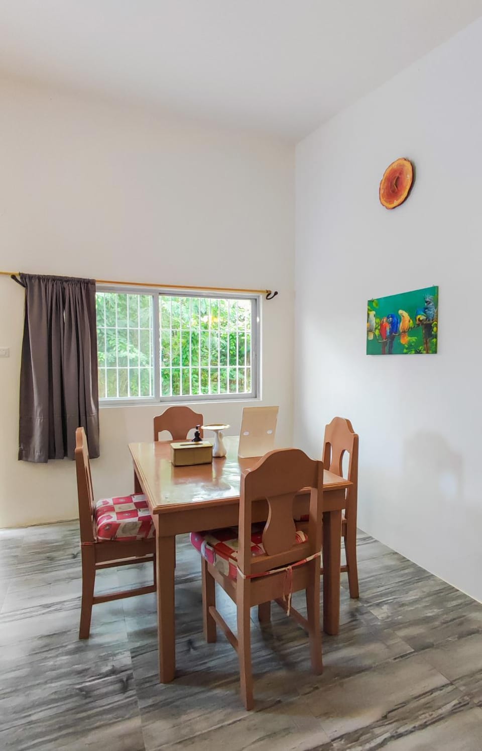 Dining area, kitchen