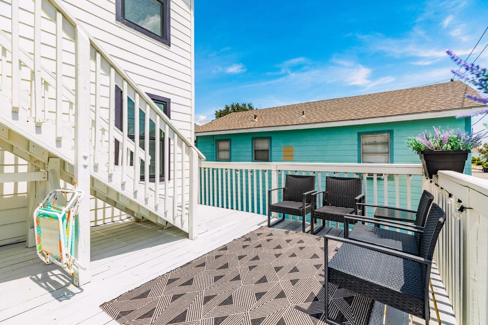Soleil House - Unit B House in Galveston Island