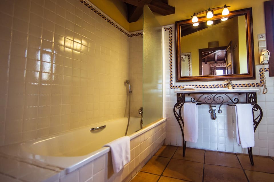 Toilet, Bathroom, Bath, towels