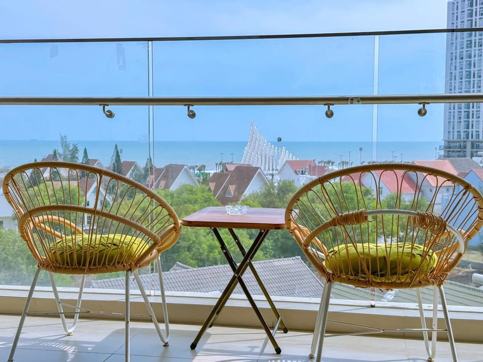 Patio, Day, Natural landscape, View (from property/room), Balcony/Terrace, Balcony/Terrace, Dining area, Sea view