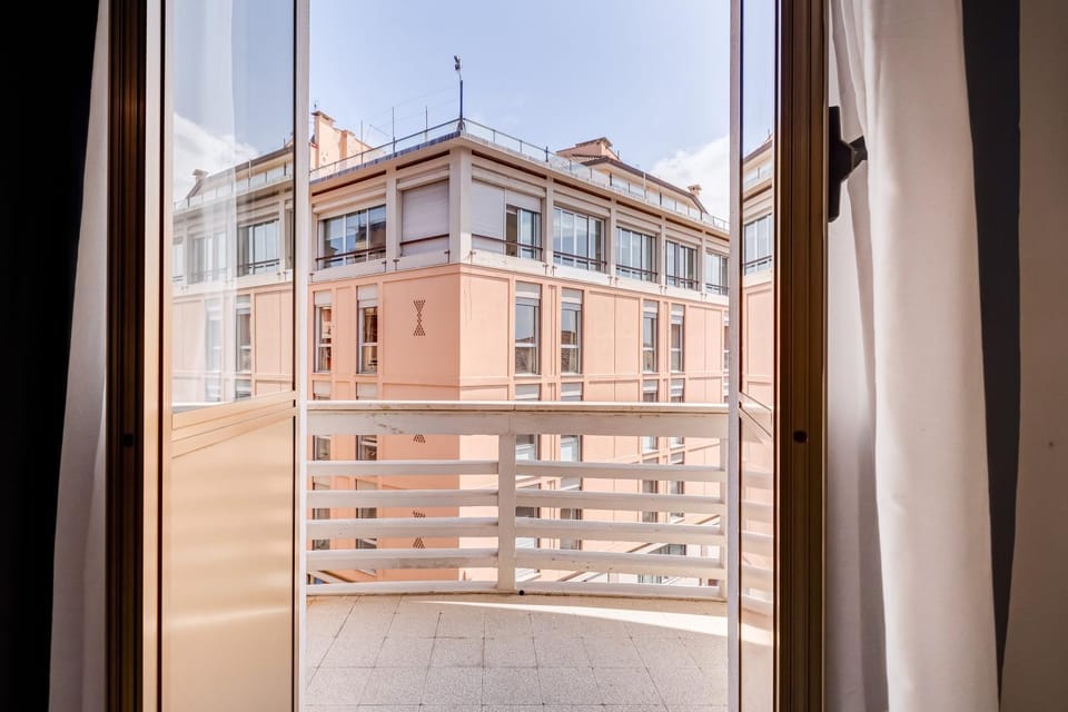 BDC - Prestige 3Bdr 3Bath in Monti District Apartment in Rome