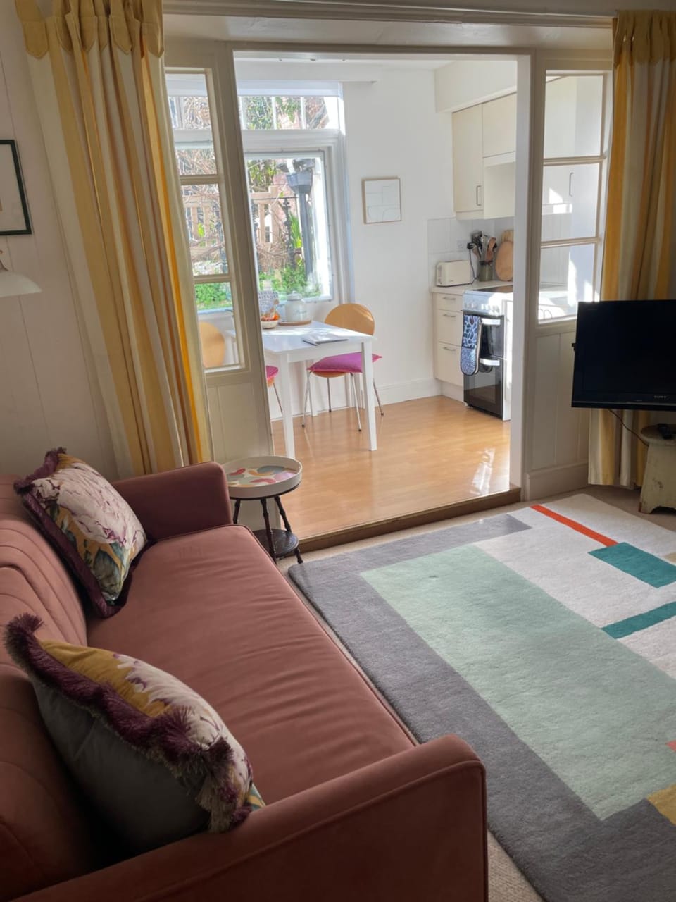 Spacious comfortable flat with free parking in East Finchley, Muswell Hill & close to Alexandra Palace Apartment in London