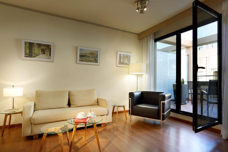 Balcony/Terrace, Photo of the whole room, Decorative detail