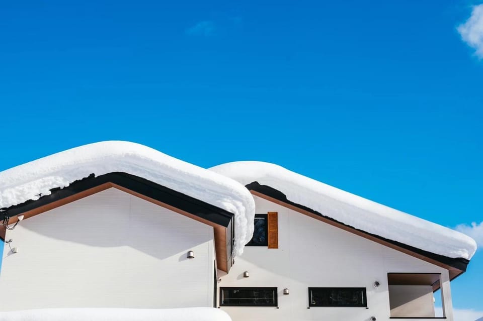 Property building, Day, Winter