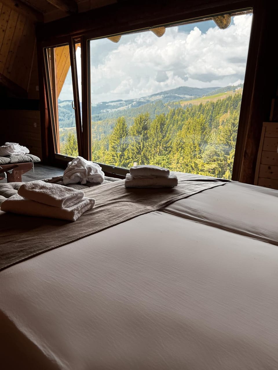 Brunarica Macesen Smogavc Nature lodge in Slovenia
