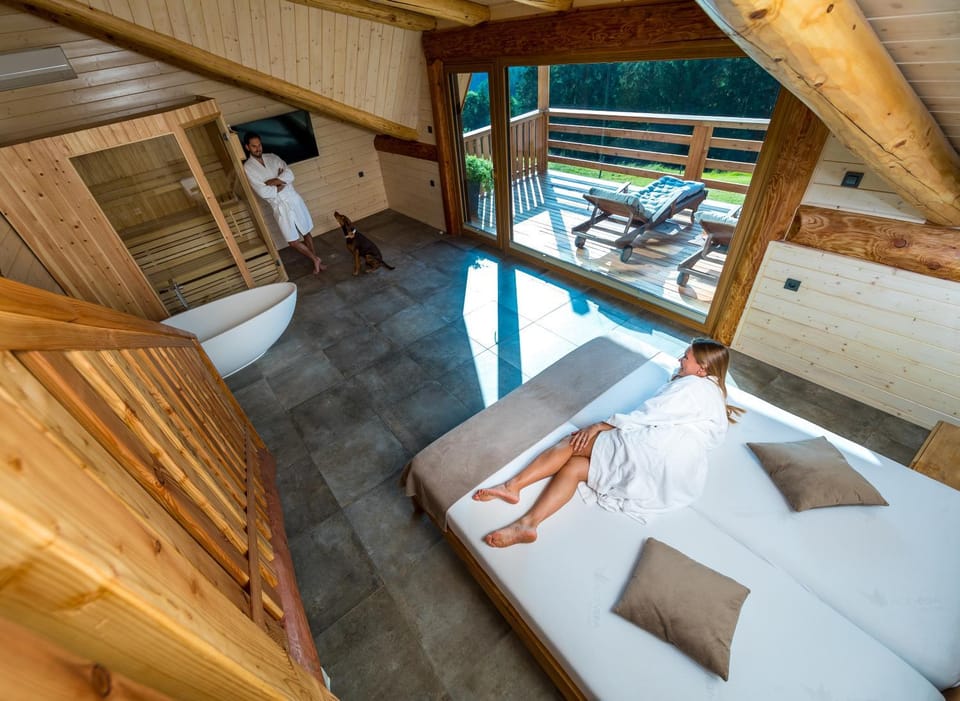 Brunarica Macesen Smogavc Nature lodge in Slovenia