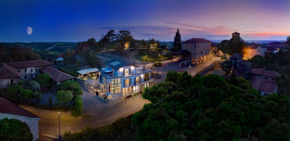 Property building, Bird's eye view, Garden