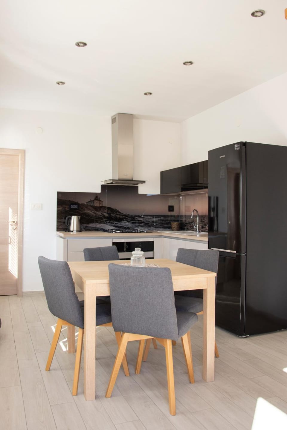 Kitchen or kitchenette, Dining area, pet friendly, stove