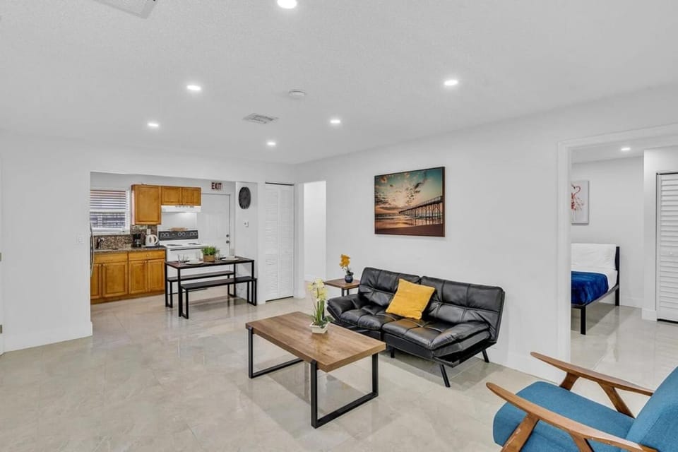 NEW 2 Bedroom Hollywood Beach and Hard Rock LB1 House in Hollywood