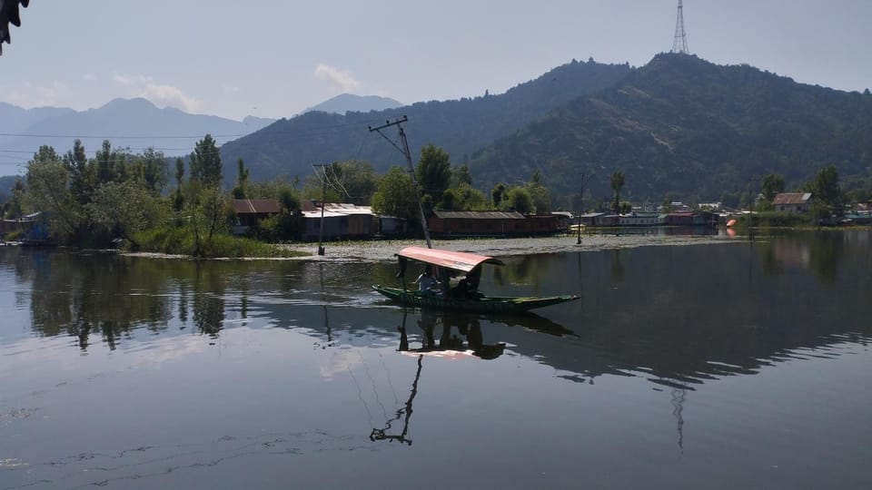 New Dunhill Houseboat Bed and Breakfast in India