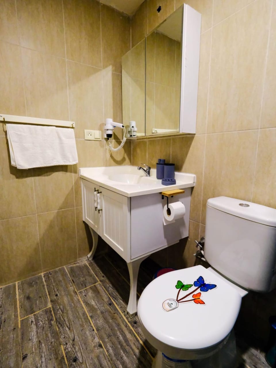 Toilet, Bathroom, towels