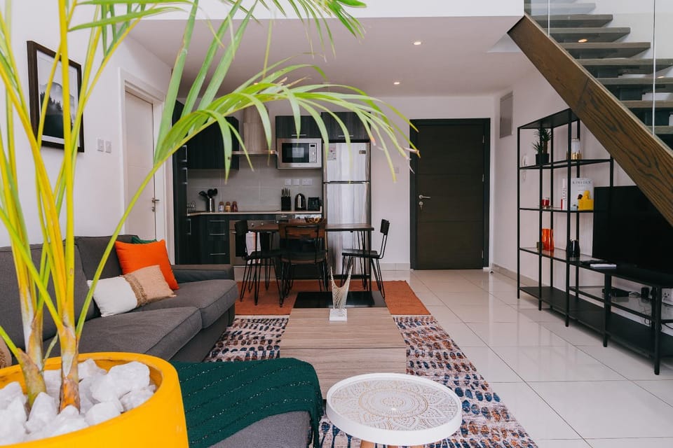 Living room, Dining area