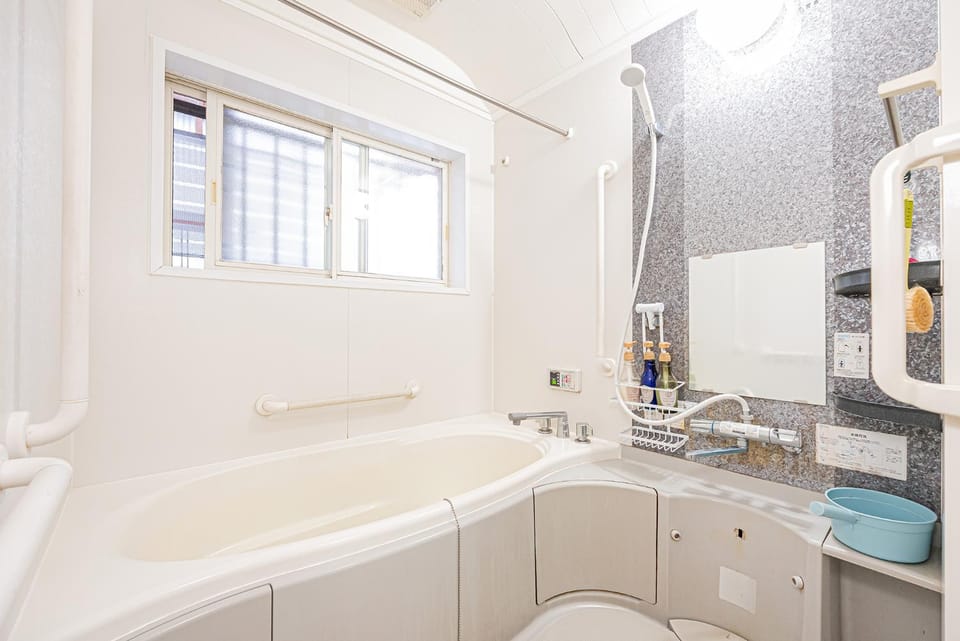 Bathroom, Bath