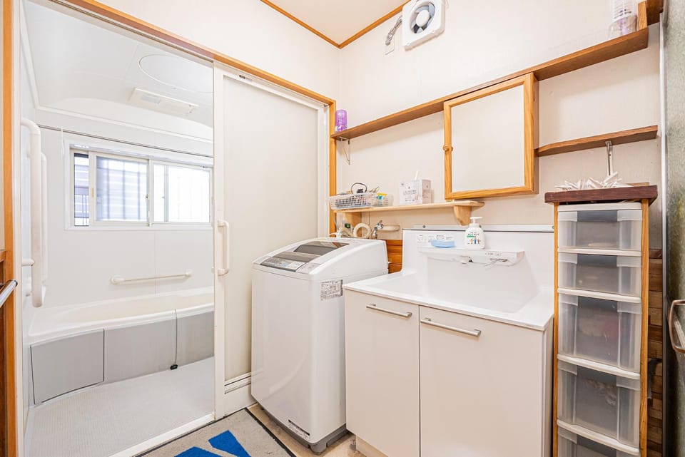 Bathroom, washing machine