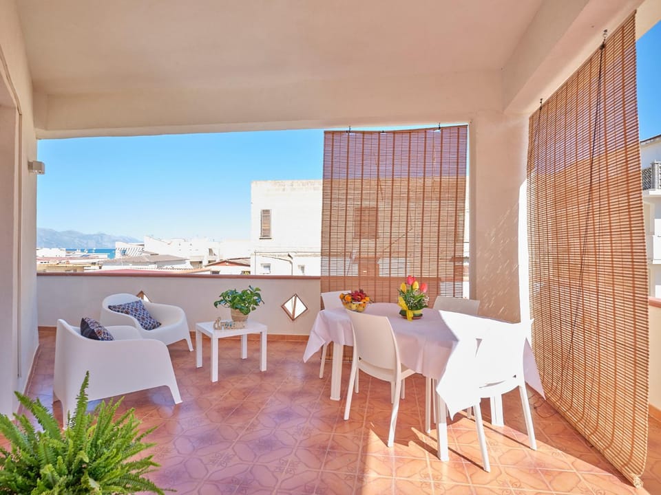 Limoncello a 30 minuti dal Cous Cous fest a San Vito lo Capo Apri la finestra e respira il profumo del mare Alloggio Spazioso in Sicilia Comfort per 6 Ospiti Apartment in Alcamo