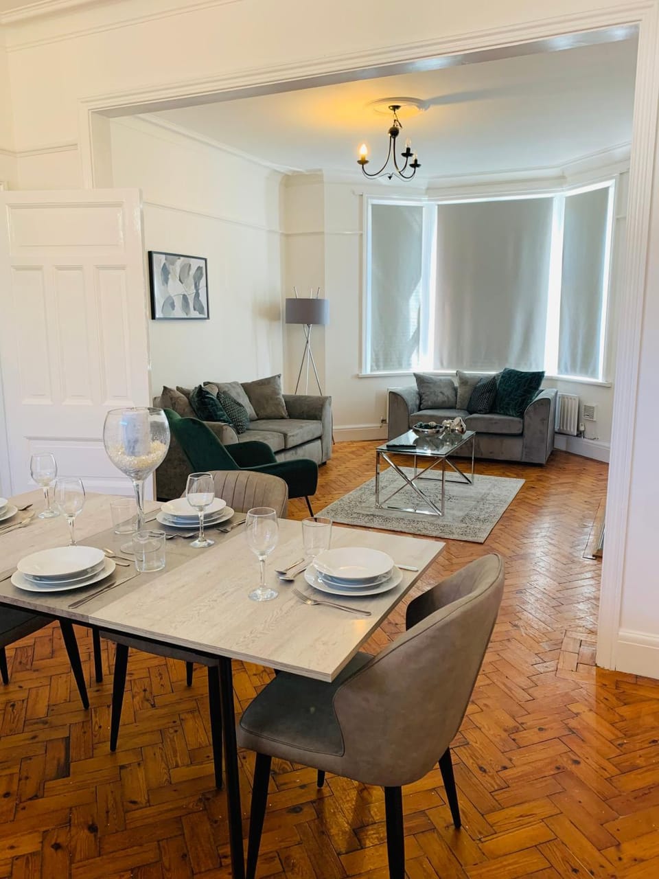 Living room, Seating area, Dining area