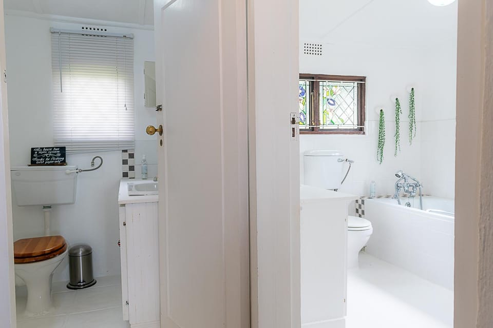 Toilet, Bathroom, Bath