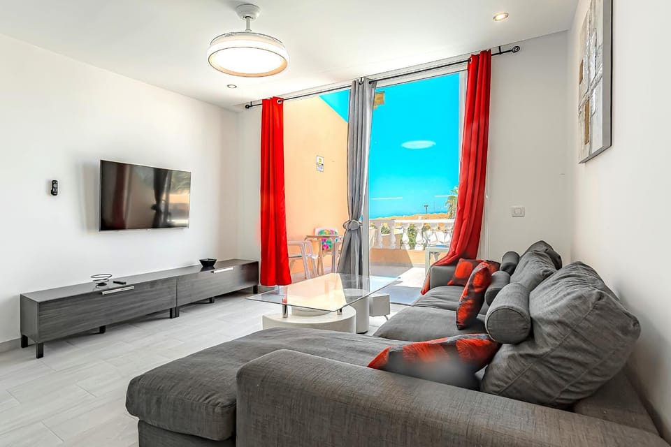 Renovated Seaviews Paradise Court Apartment in Costa Adeje