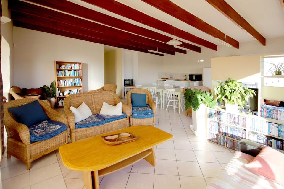 TV and multimedia, Kitchen or kitchenette, Living room, Seating area, Dining area, minibar