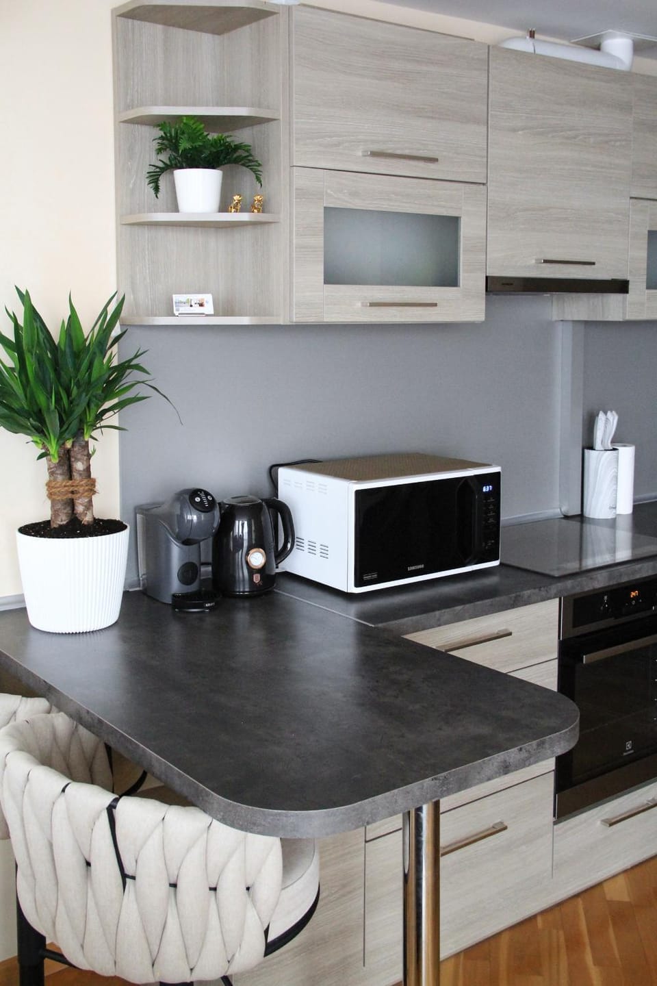 Coffee/tea facilities, Kitchen or kitchenette, Dining area