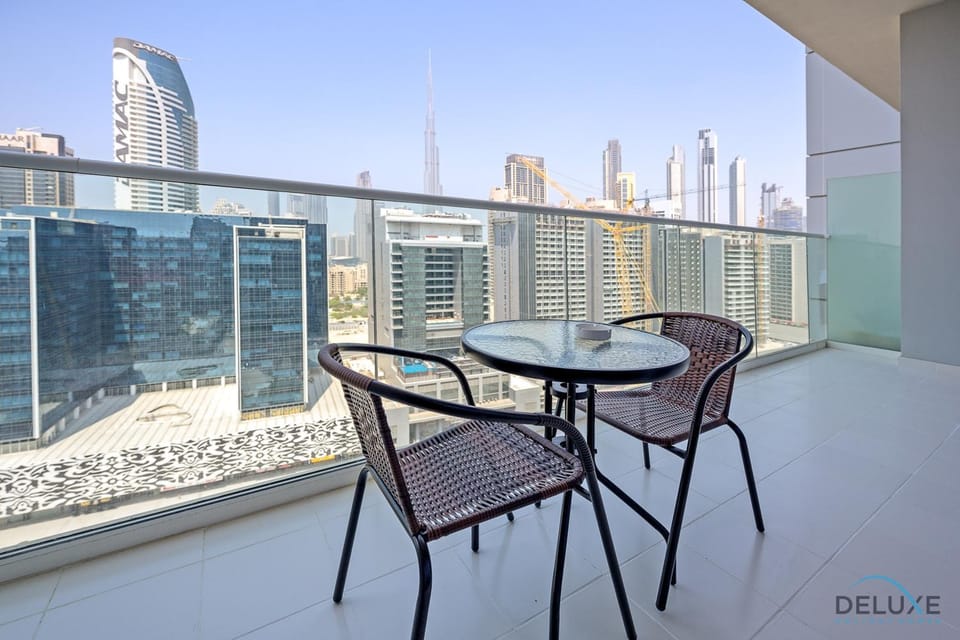 Neighbourhood, Balcony/Terrace, City view, Street view
