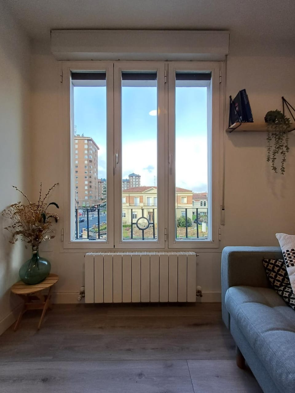 View (from property/room), Balcony/Terrace, Living room