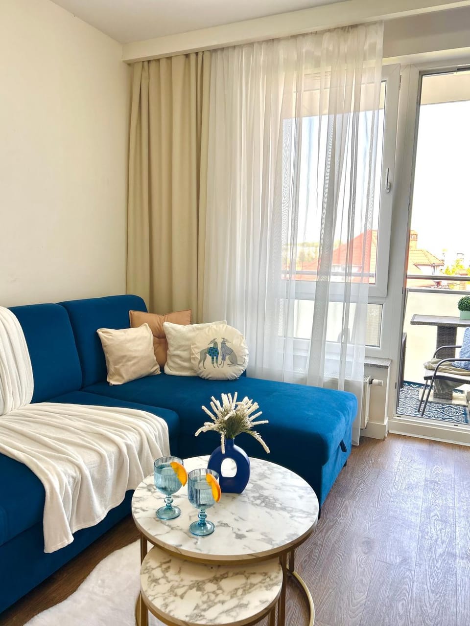 Downtown Apartments Sinatra air-conditioned Apartment in Poland