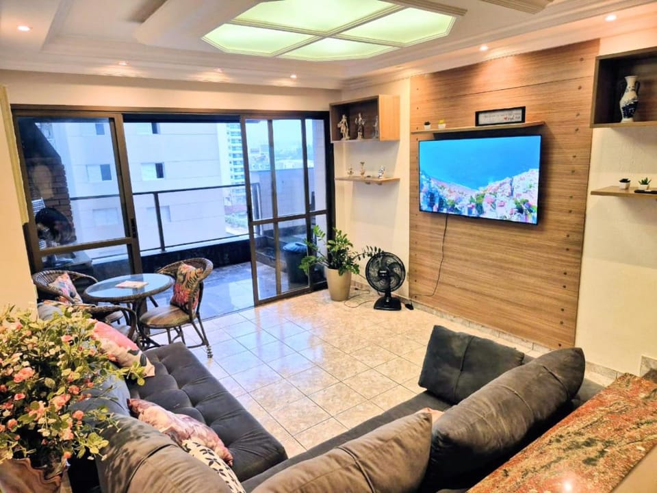 Communal lounge/ TV room, TV and multimedia, Living room