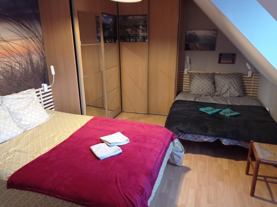 Bed, Photo of the whole room, Bedroom, wardrobe