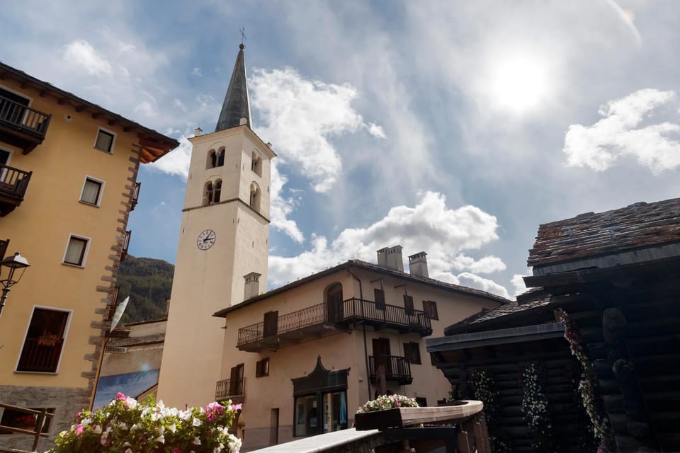 Neighbourhood, Natural landscape, Street view