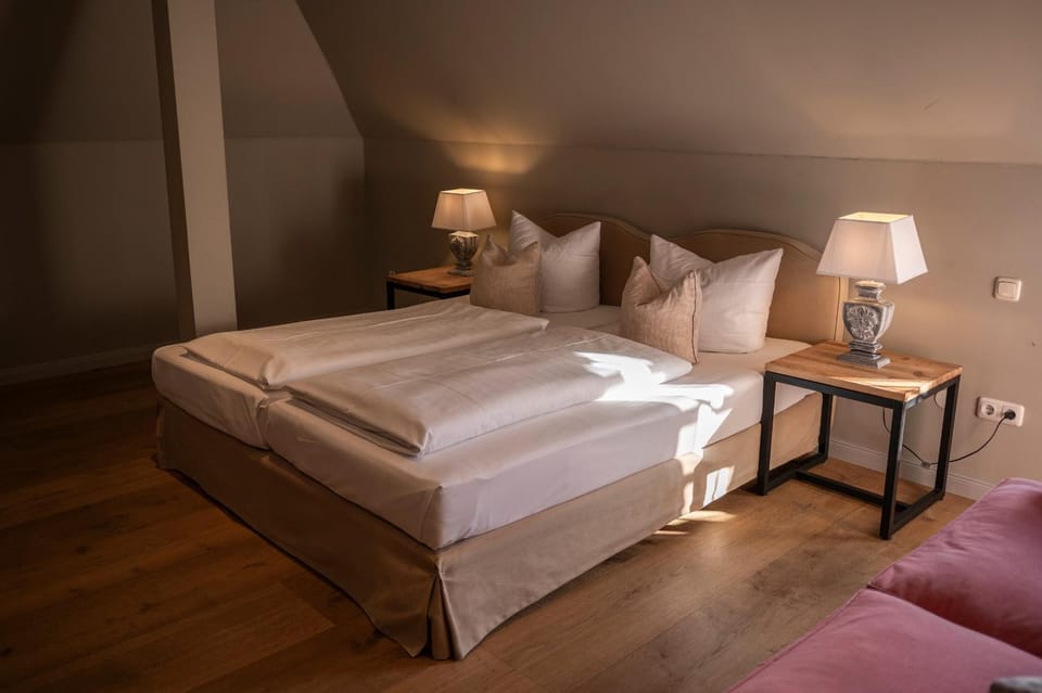 Bed, Photo of the whole room