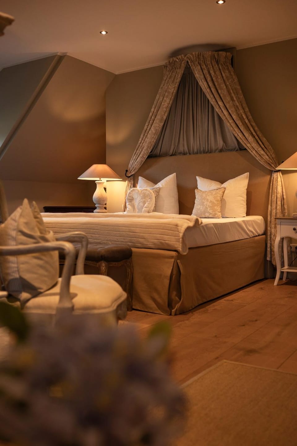 Bed, Photo of the whole room