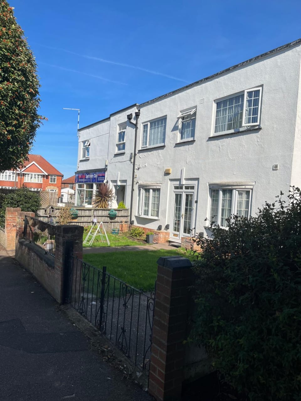 Property building, Neighbourhood, Garden, Garden view
